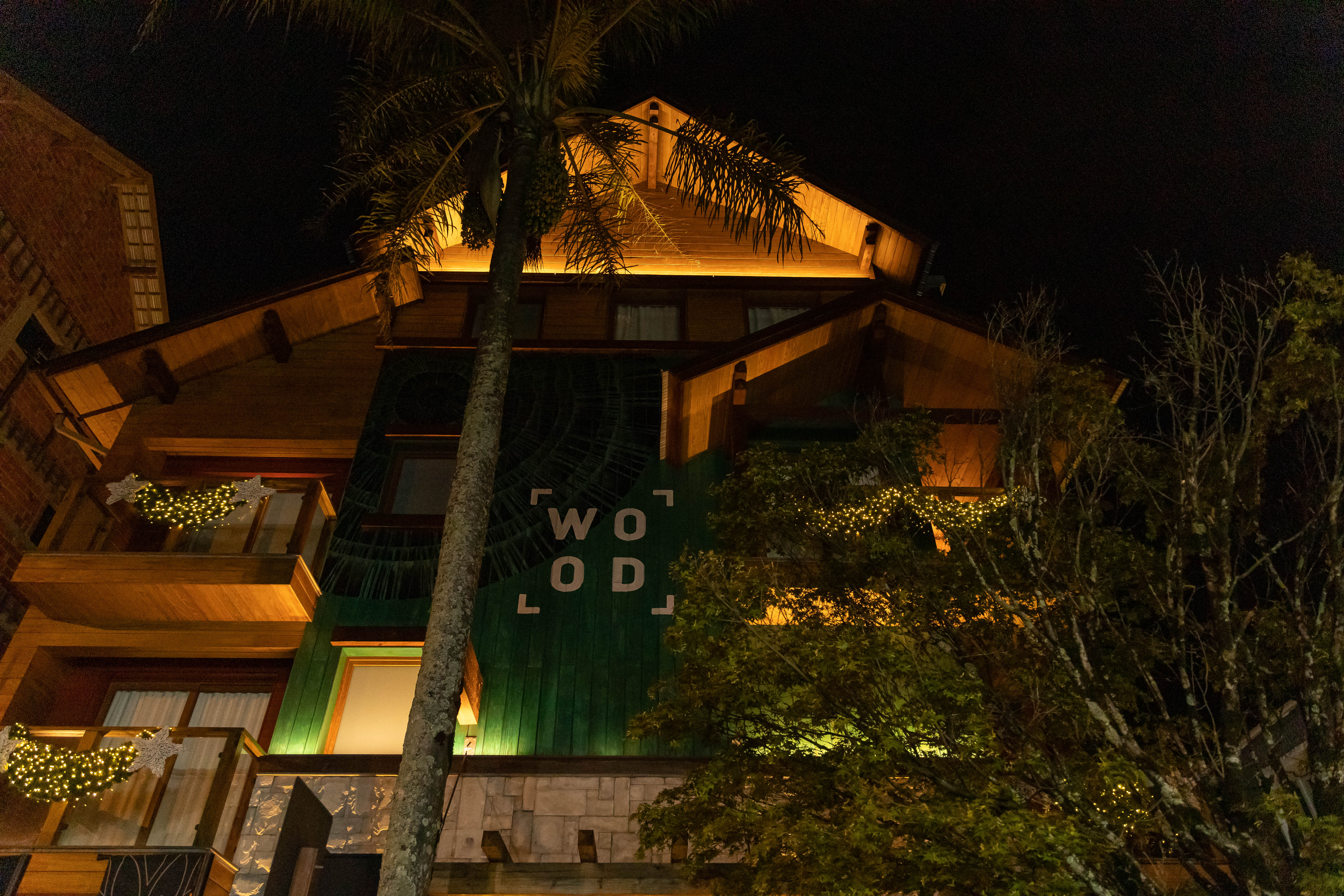 Wood Lounge Bar & Restaurante (2).jpg