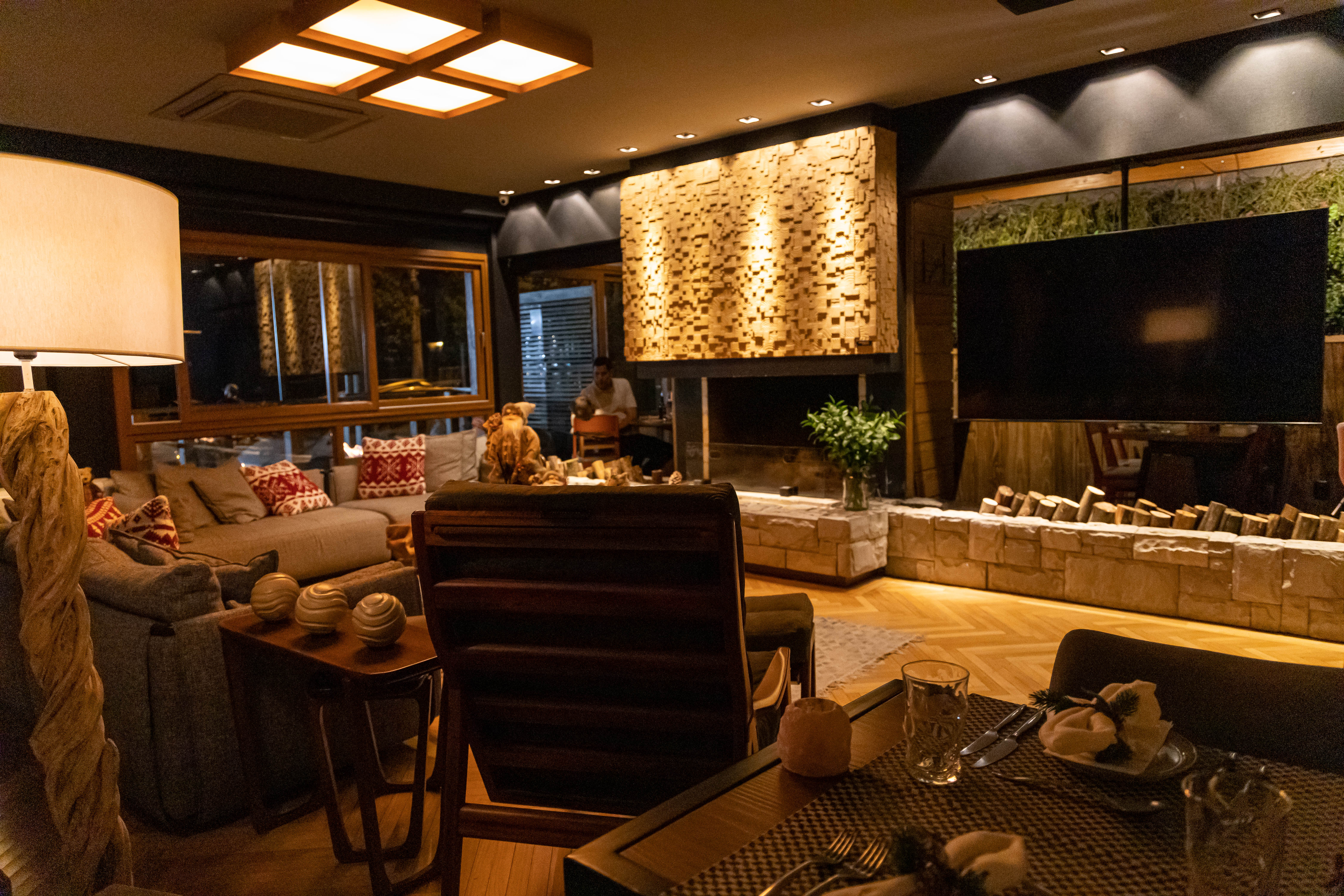 Wood Lounge Bar & Restaurante (4).jpg